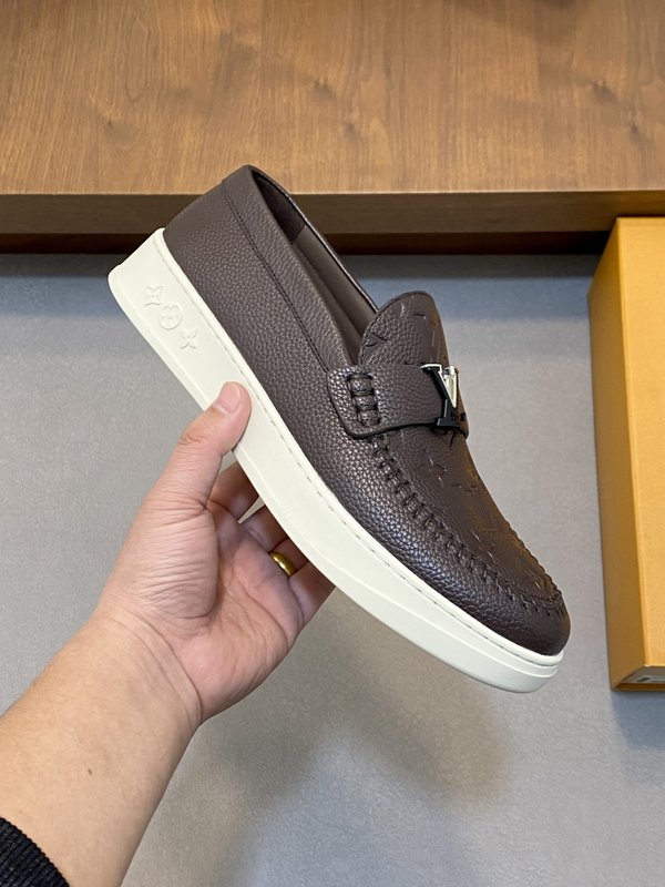 LV  남성 프리미엄 캐주얼 스니커즈 001-243803