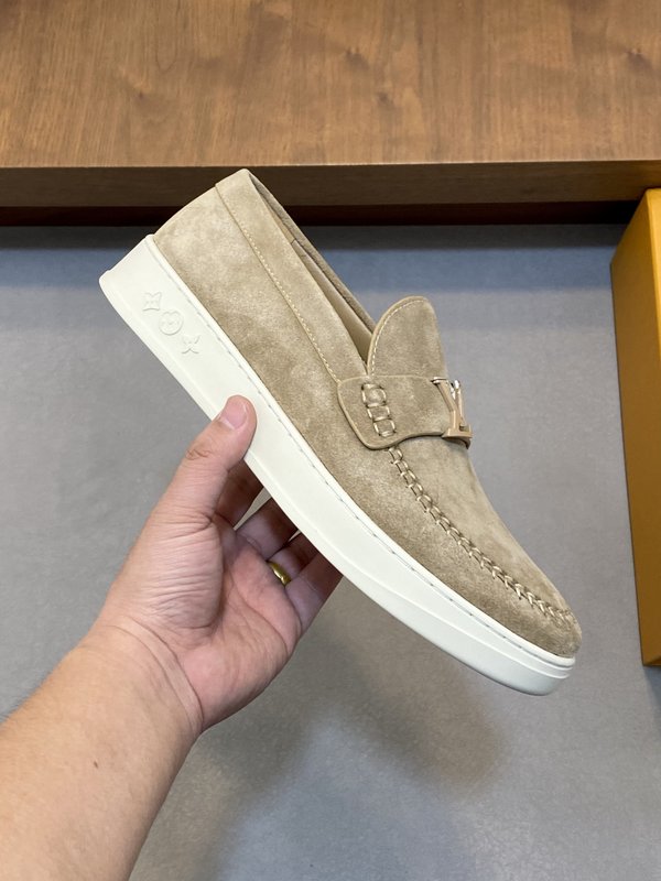 LV  남성 하이엔드 캐주얼 운동화 001-243805
