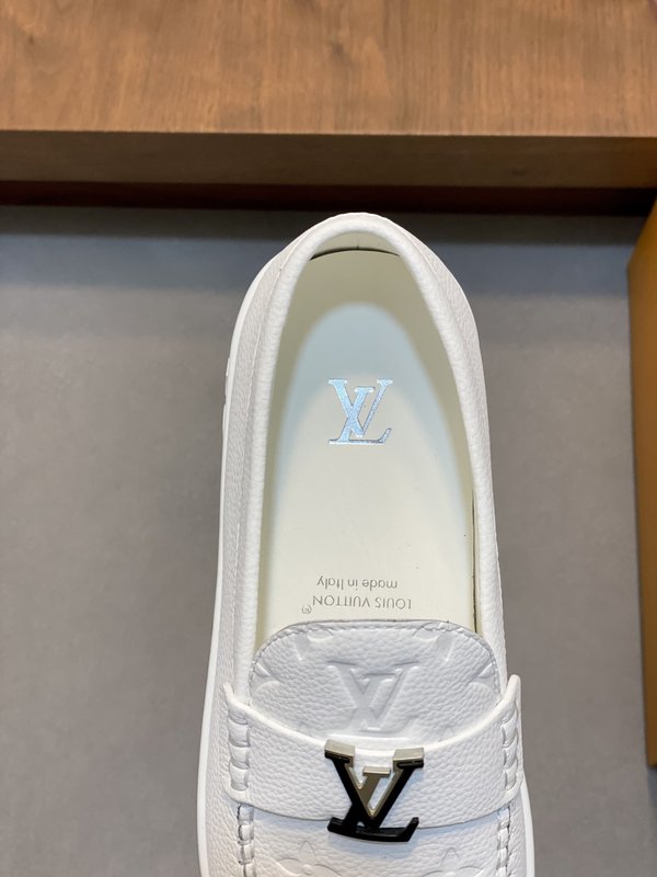 LV  남성 화이트 캐주얼 운동화 001-243820