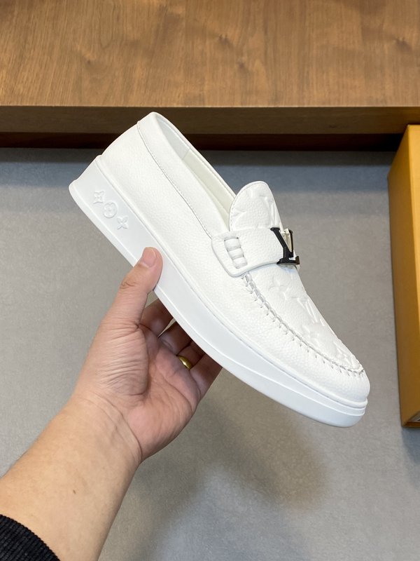 LV  남성 화이트 캐주얼 운동화 001-243820