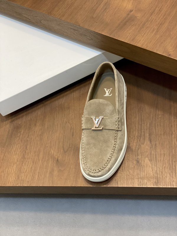 LV 남성 하이엔드 캐주얼 운동화 001-243881