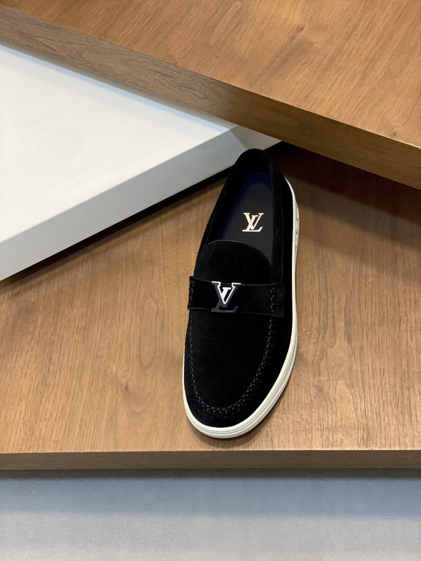 LV 남성 하이엔드 캐주얼 운동화 001-243884