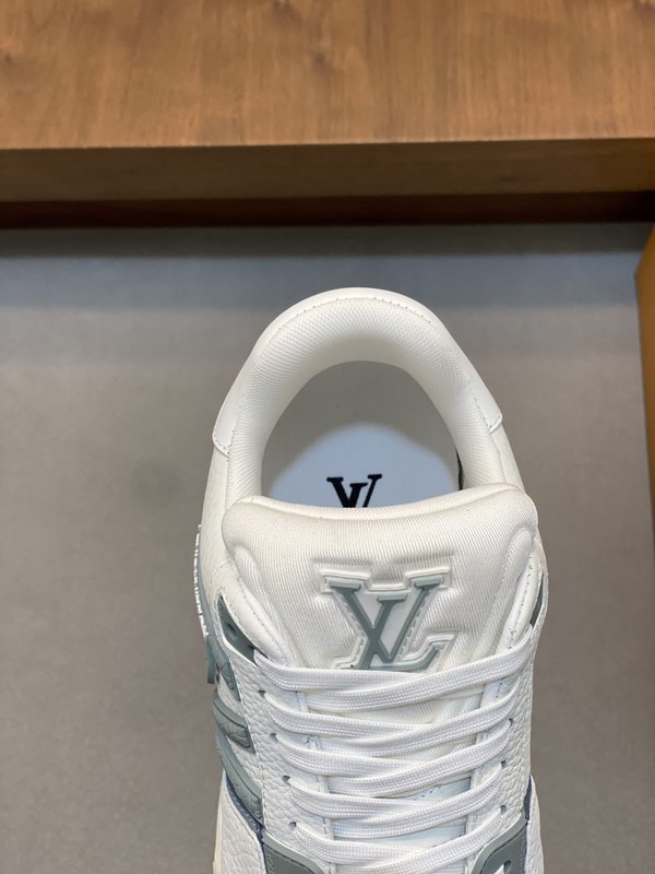 LV 트레이너 남성 화이트 캐주얼 운동화 001-243956