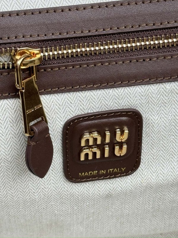 보우 스웨이드 가죽 핸드백 001-245845