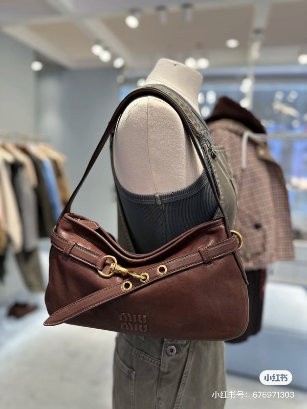 미우미우 여성용 브라운 핸드백 숄더백 001-245883