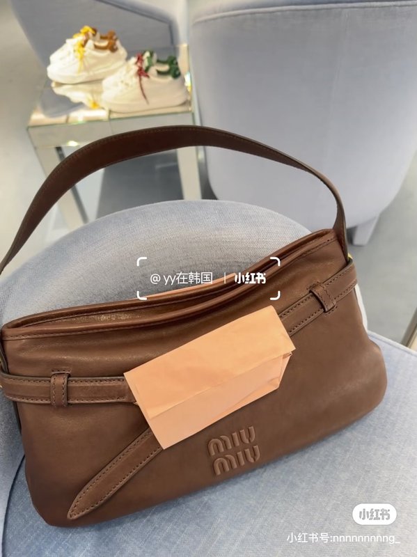미우미우 브라운 주름 핸드백 숄더백 001-245888
