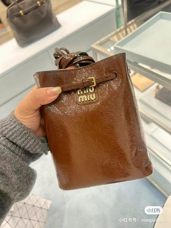 레트로 브라운 숄더백 001-245890