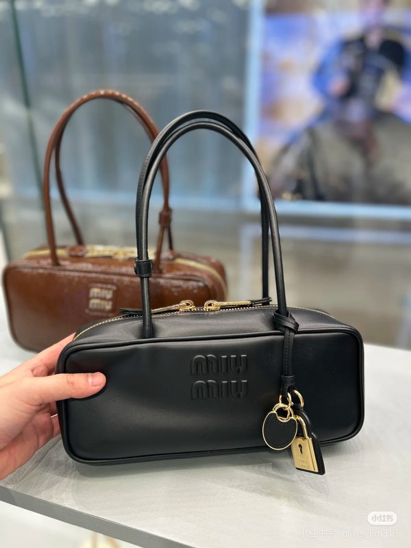 미우미우 블랙 핸드백 숄더백 001-245893