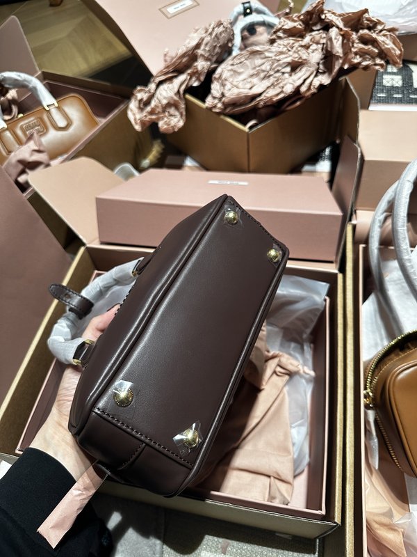 미우미우 볼링백 스몰 001-245915