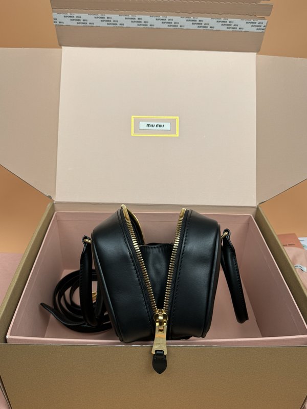 아르카디 소가죽 미디엄 볼링백 001-245934
