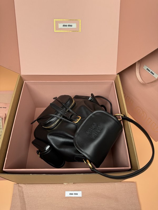 블랙 소가죽 백팩 001-246025