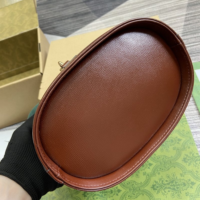 구찌 신상 브라운 버킷백 001-246366
