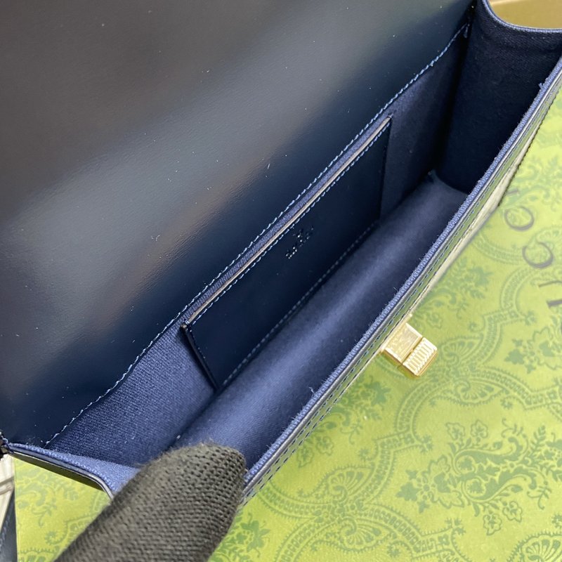구찌 클래식 모노그램 핸드백 001-246489