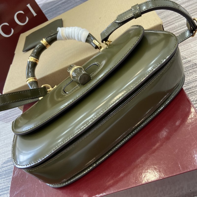 구찌 포레스트 그린 양피 안감 핸드백 001-246856