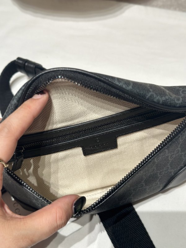 구찌 GG 엠블럼 남성 웨이스트백 001-247139