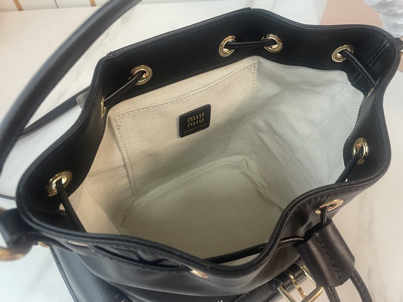 소牛皮 멀티포켓 백팩 001-247435