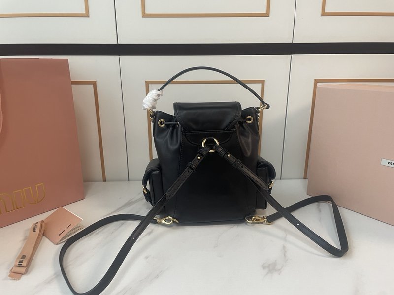 소牛皮 멀티포켓 백팩 001-247435