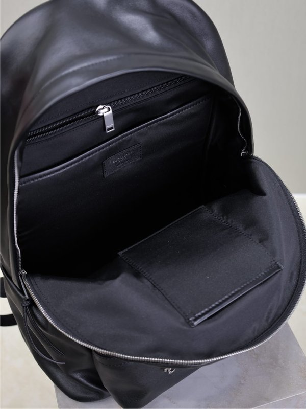 이탈리아산 소가죽 블랙 백팩 001-247592