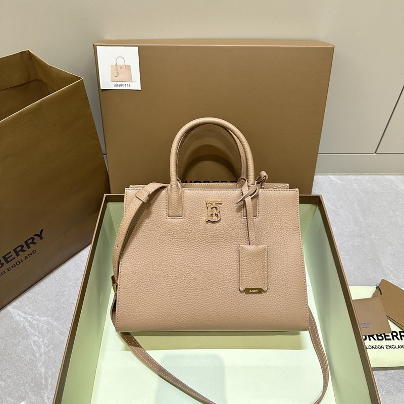 버버리 클래식 핸드백 오리지널 박스 포함 001-247656