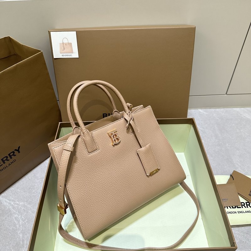 버버리 클래식 핸드백 오리지널 박스 포함 001-247656