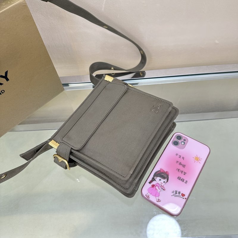 버버리 클래식 체크 라이닝 코튼 블렌드 핸드백 001-247752