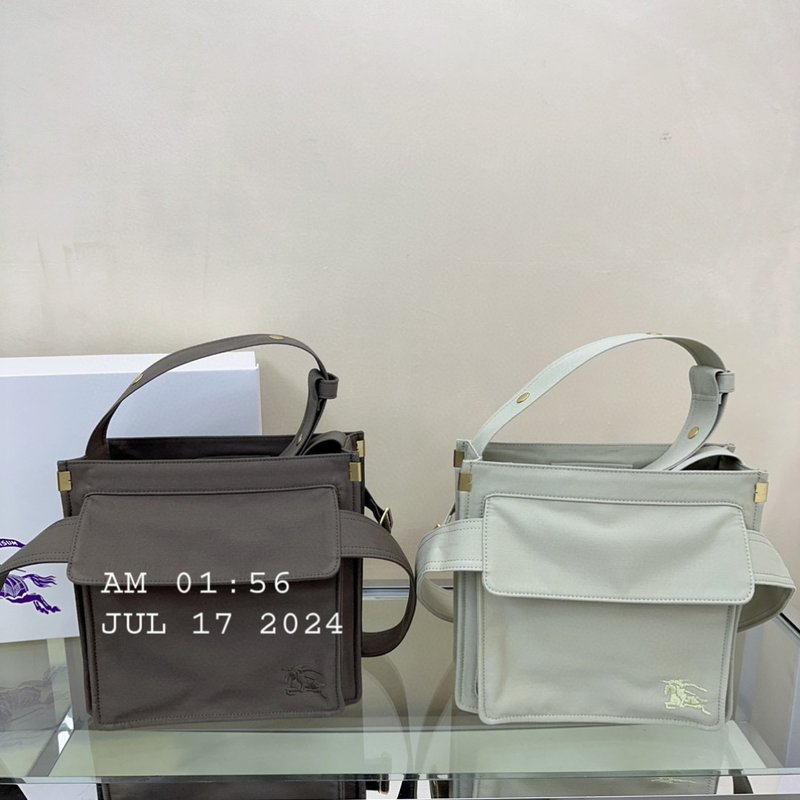 버버리 스몰 토트백 001-247758