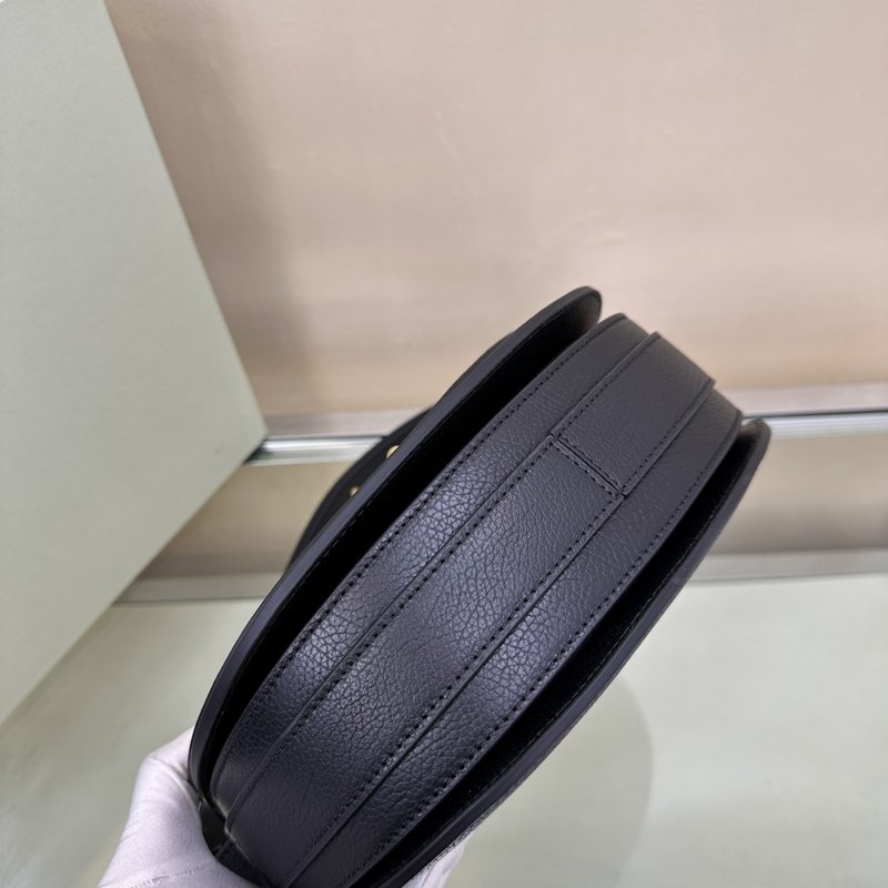 버버리 그레인드 레더 탠딩 백 001-247797