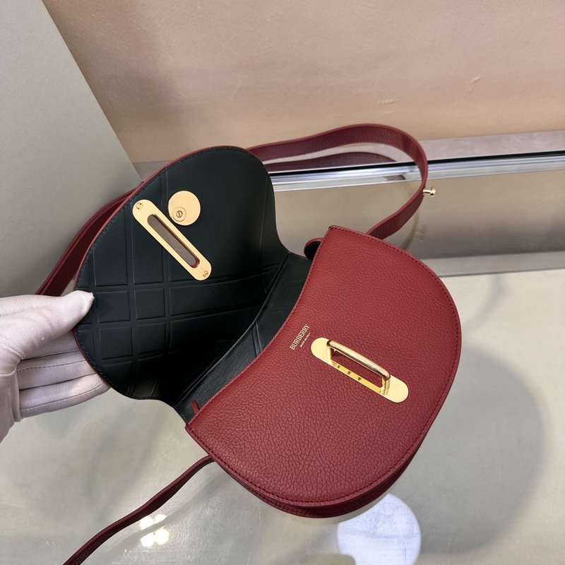 버버리 그레인드 레더 스딩 백 001-247808