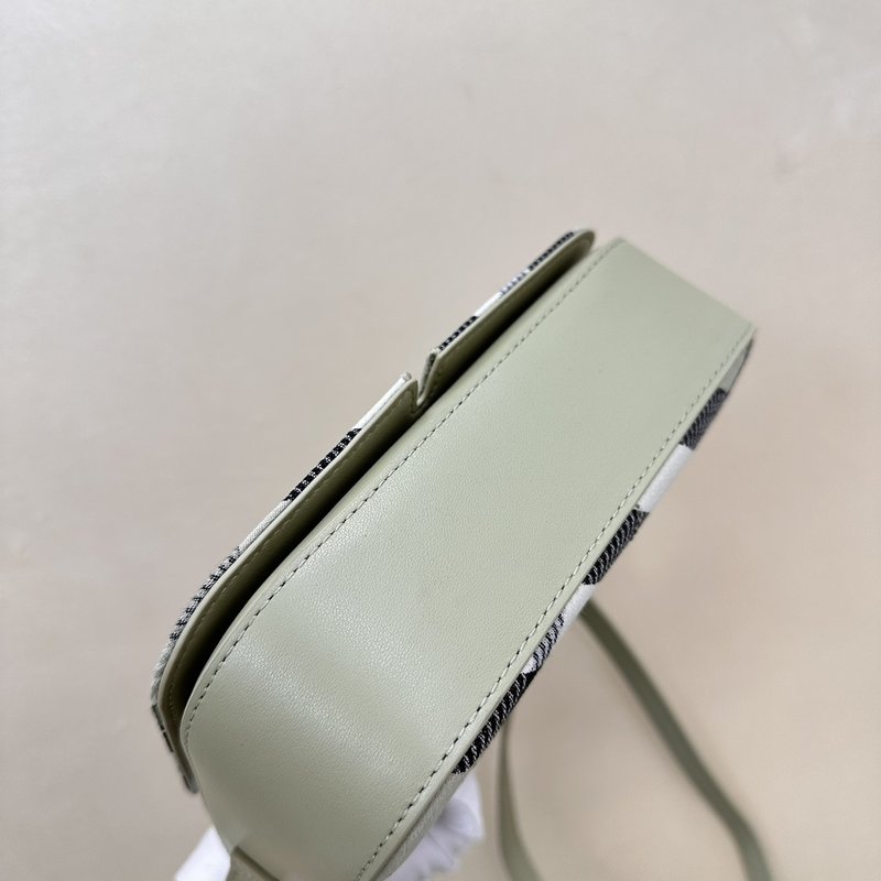 버버리 클래식 체크 지퍼 숄더백 001-247879