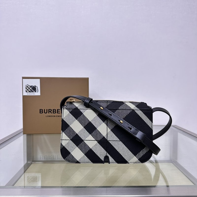 버버리 체크 지퍼 숄더백 001-247882
