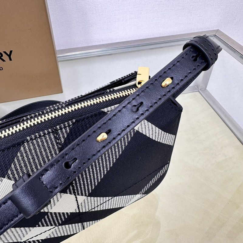 버버리 체크 지퍼 숄더백 001-247882