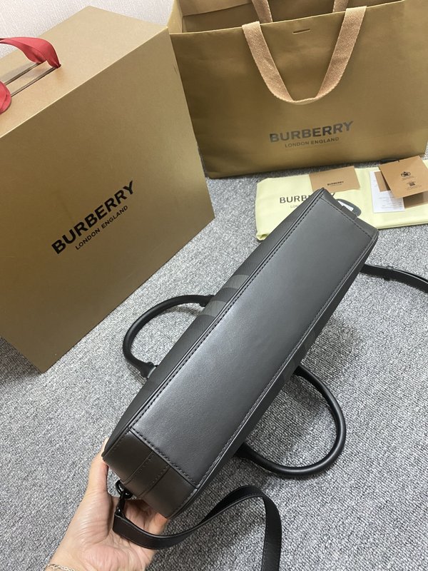 버버리 체크 가죽 브리프케이스 001-247893