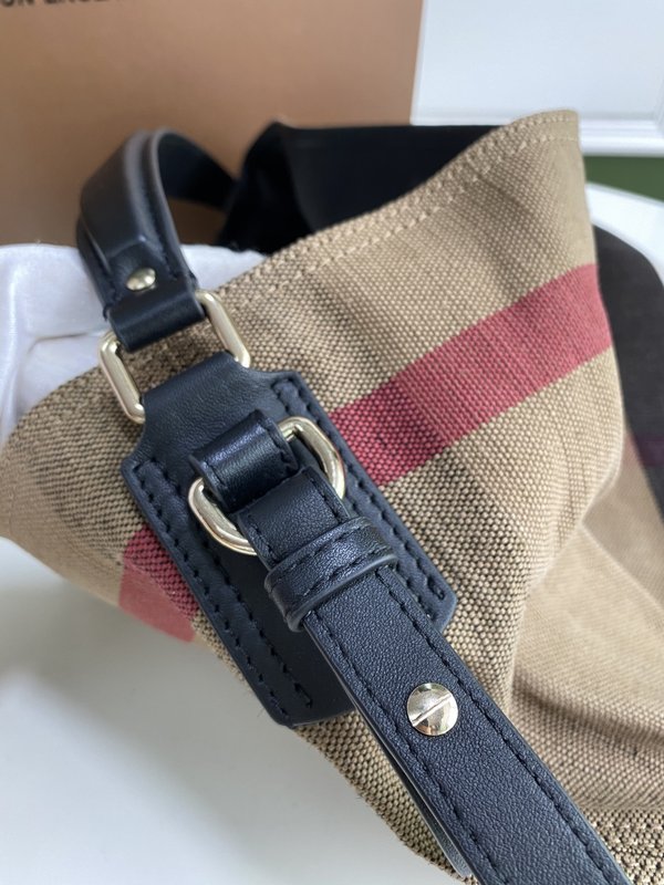 버버리 황마 캔버스 컬러 블록 호보백 001-247899