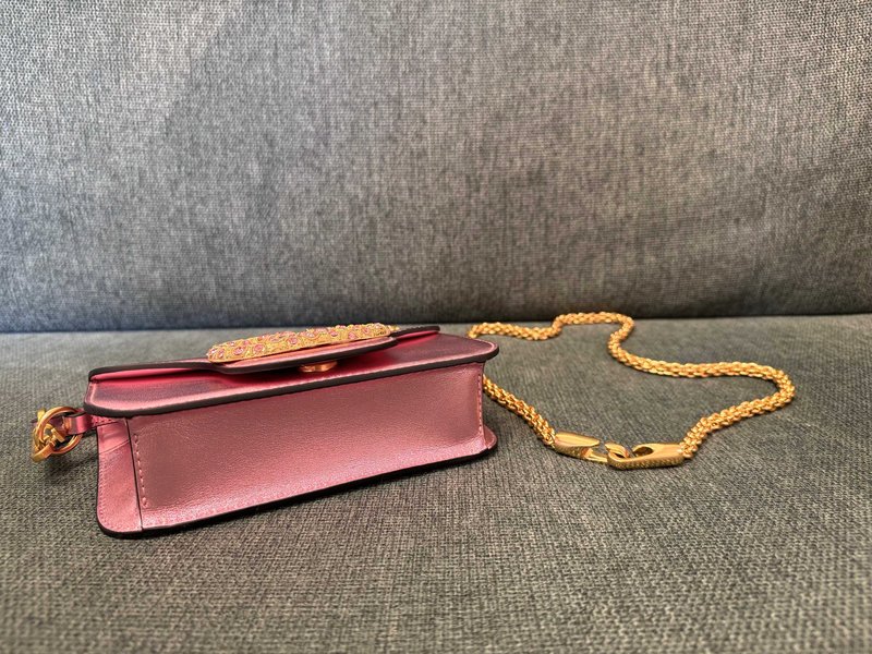 발렌티노 소가죽 다이아몬드 버클 핸드백 001-248285