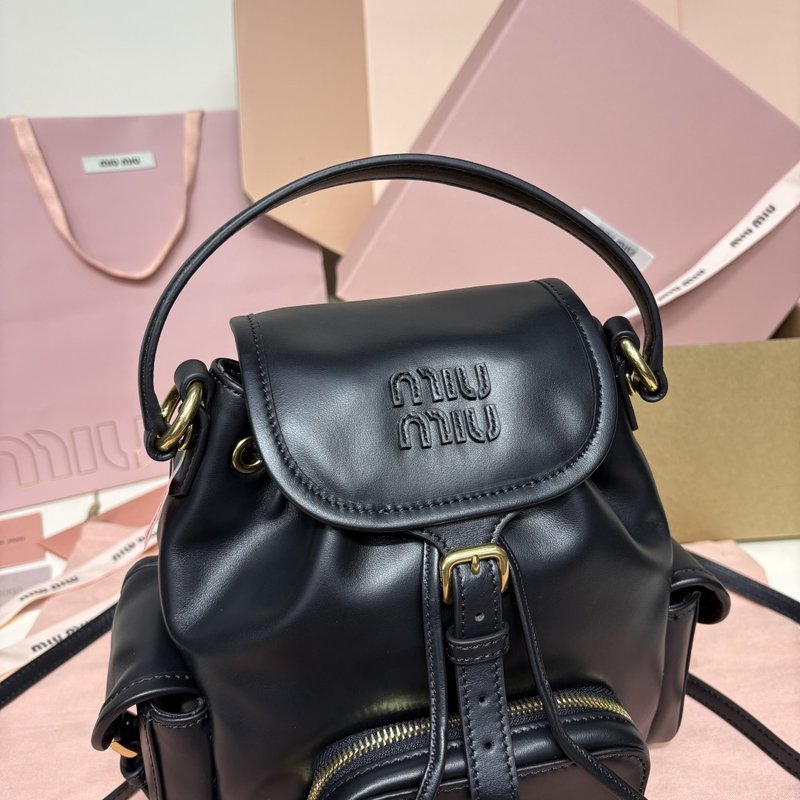 MIU 아카데미 스타일 소가죽 백팩 001-248326