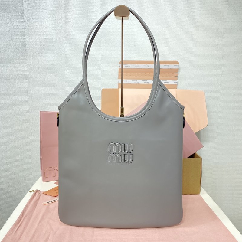 이세탄 한정 소가죽 토트백 001-248328