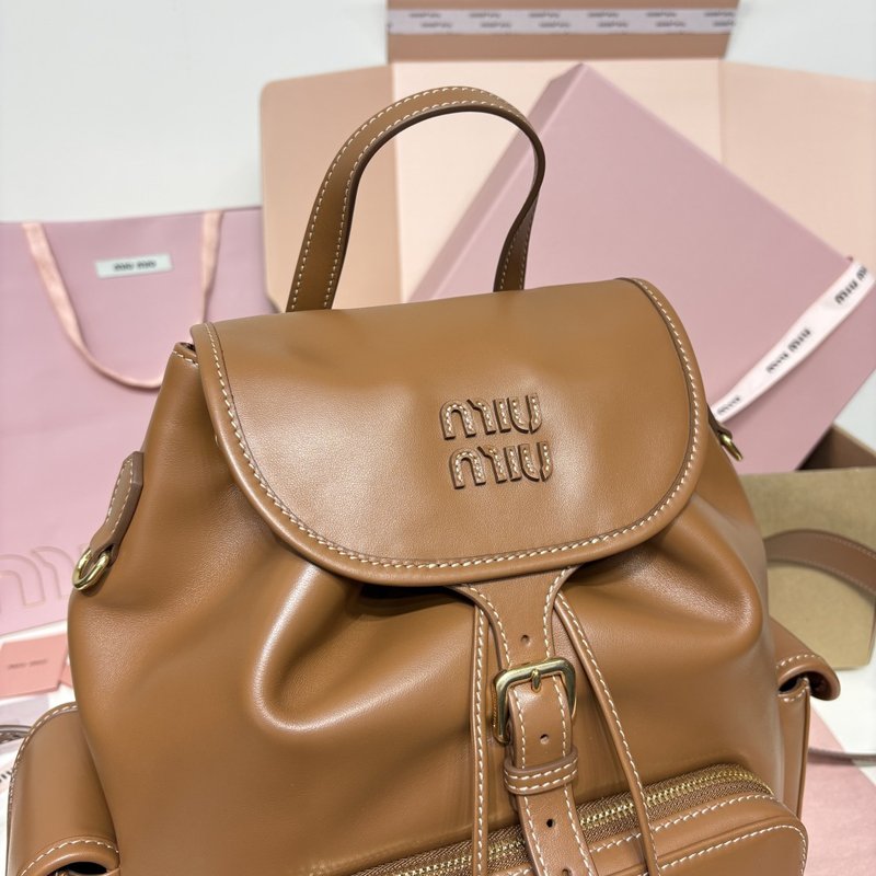 MIU 아카데미 스타일 소가죽 백팩 001-248331