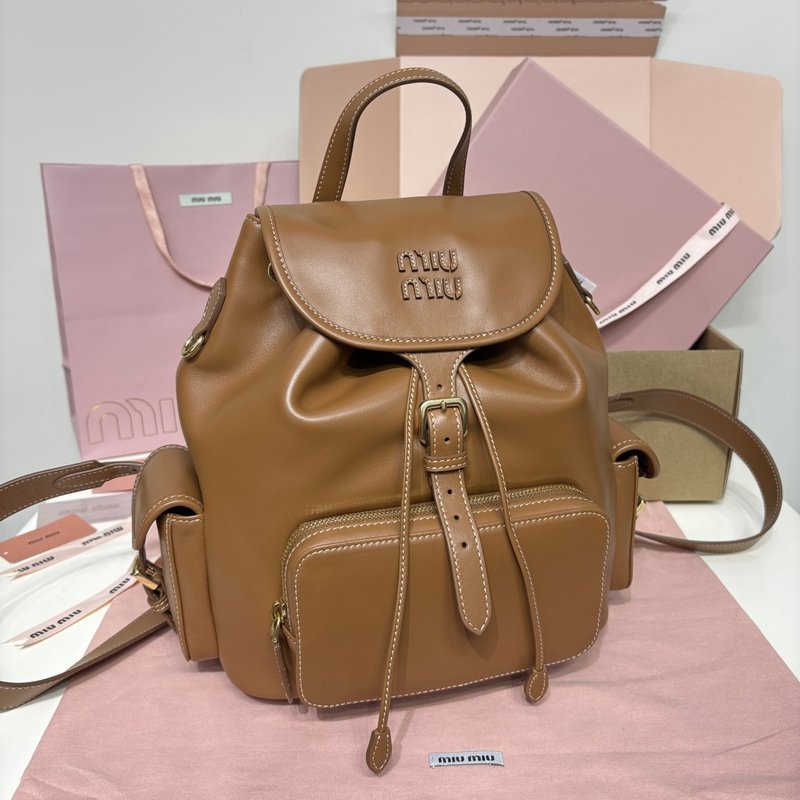 MIU 아카데미 스타일 소가죽 백팩 001-248331