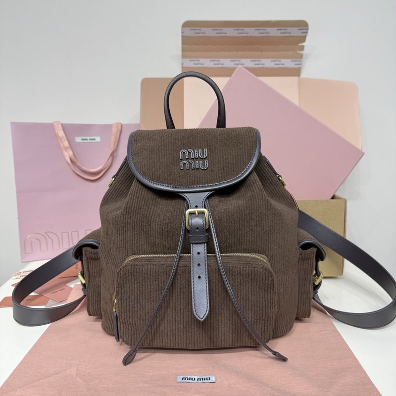우드색 코듀로이 아카데미 타일 백팩 001-248351