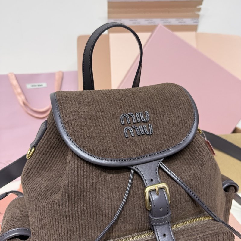 우드색 코듀로이 아카데미 타일 백팩 001-248351