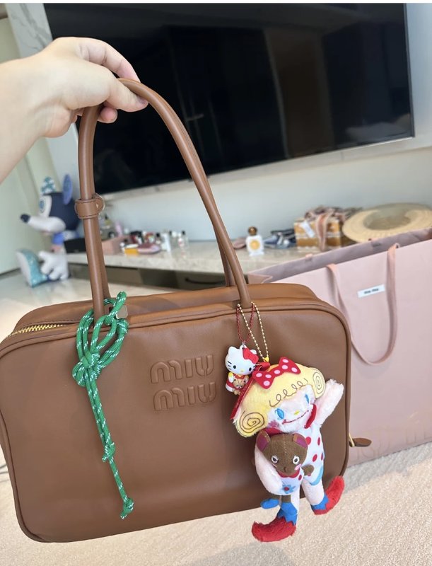 미우미우 카라멜 빈티지 볼링 백 001-248368