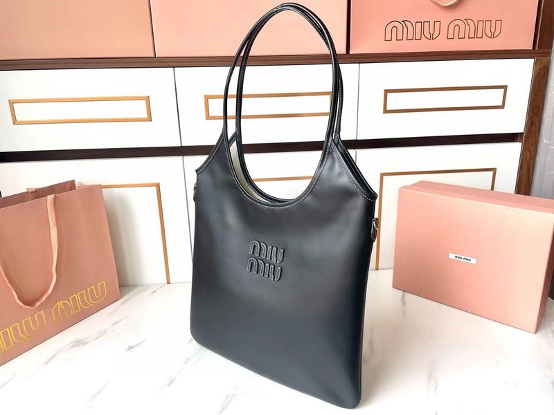 이세탄 한정 소가죽 토트백 001-248372