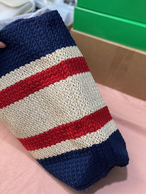 미우미우 스트라이프 쇼핑백 001-248374