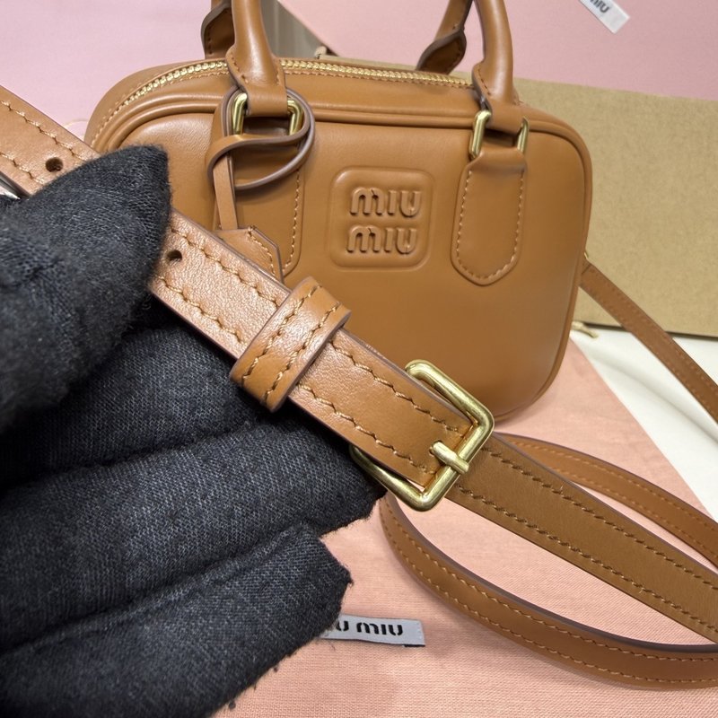 미우미우 빈티지 볼링백 001-248398
