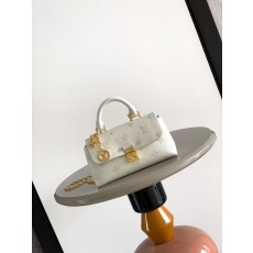 나노 마들렌 엠프레인트 가죽 체인 숄더백 001-248745