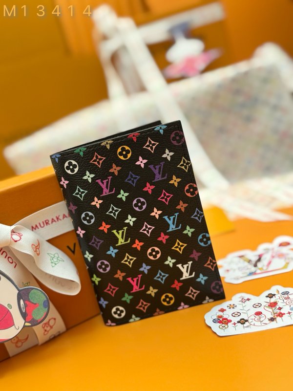 루이비통 무라카미 레인보우 여권 케이스 001-248774