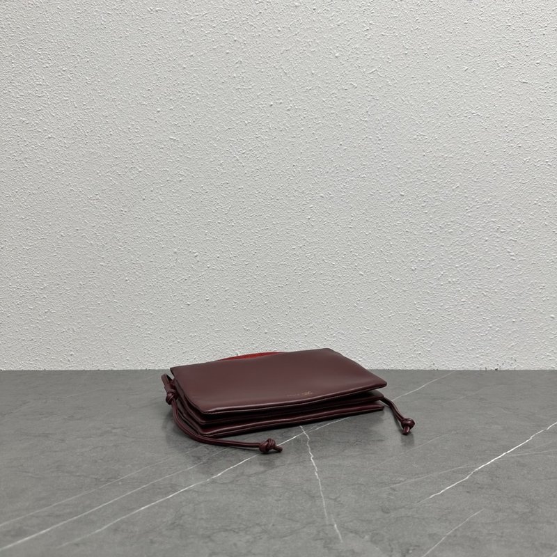 셀린 트리오 플랩 양가죽 숄더백 001-249560