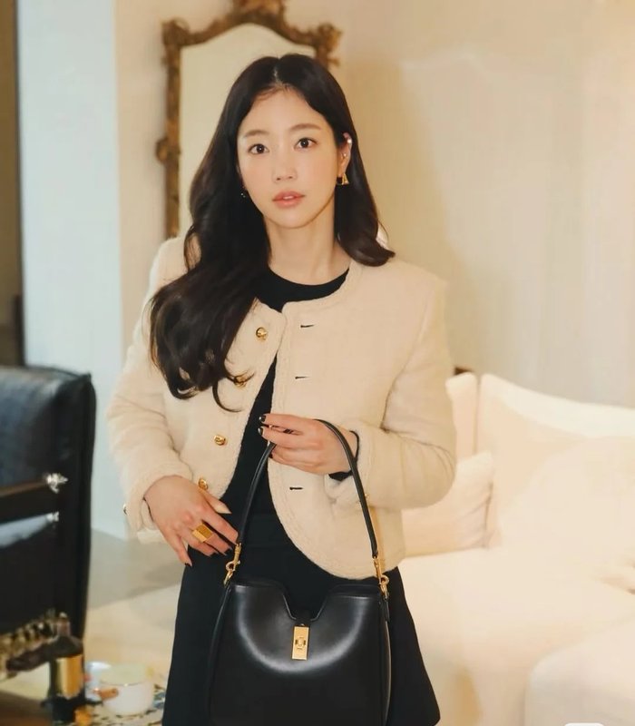 셀린 클래식 블랙 숄더백 001-249601