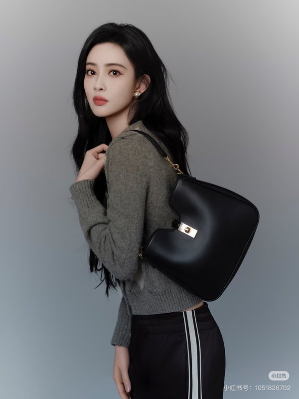 셀린 카밀 파리 우아하고 캐주얼한 숄더백 001-249629