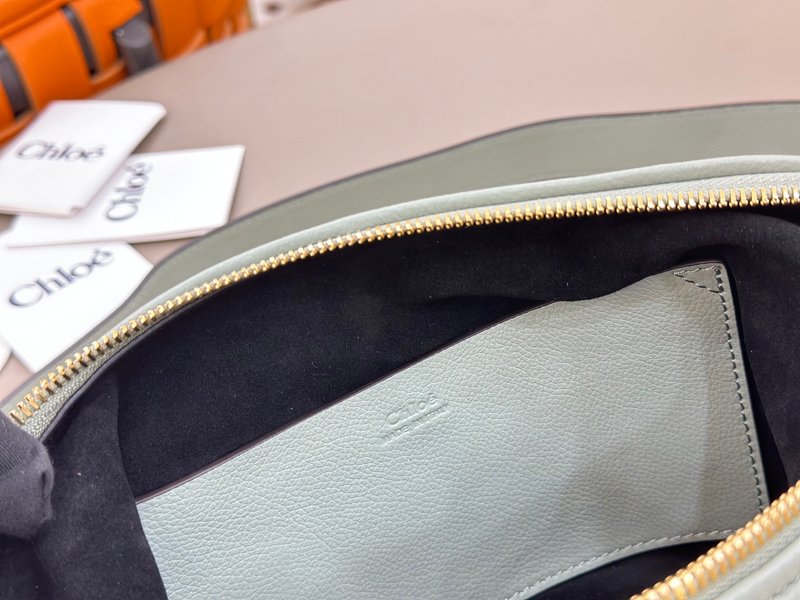 클로에 신상 메탈 팔찌 핸들백 001-249664
